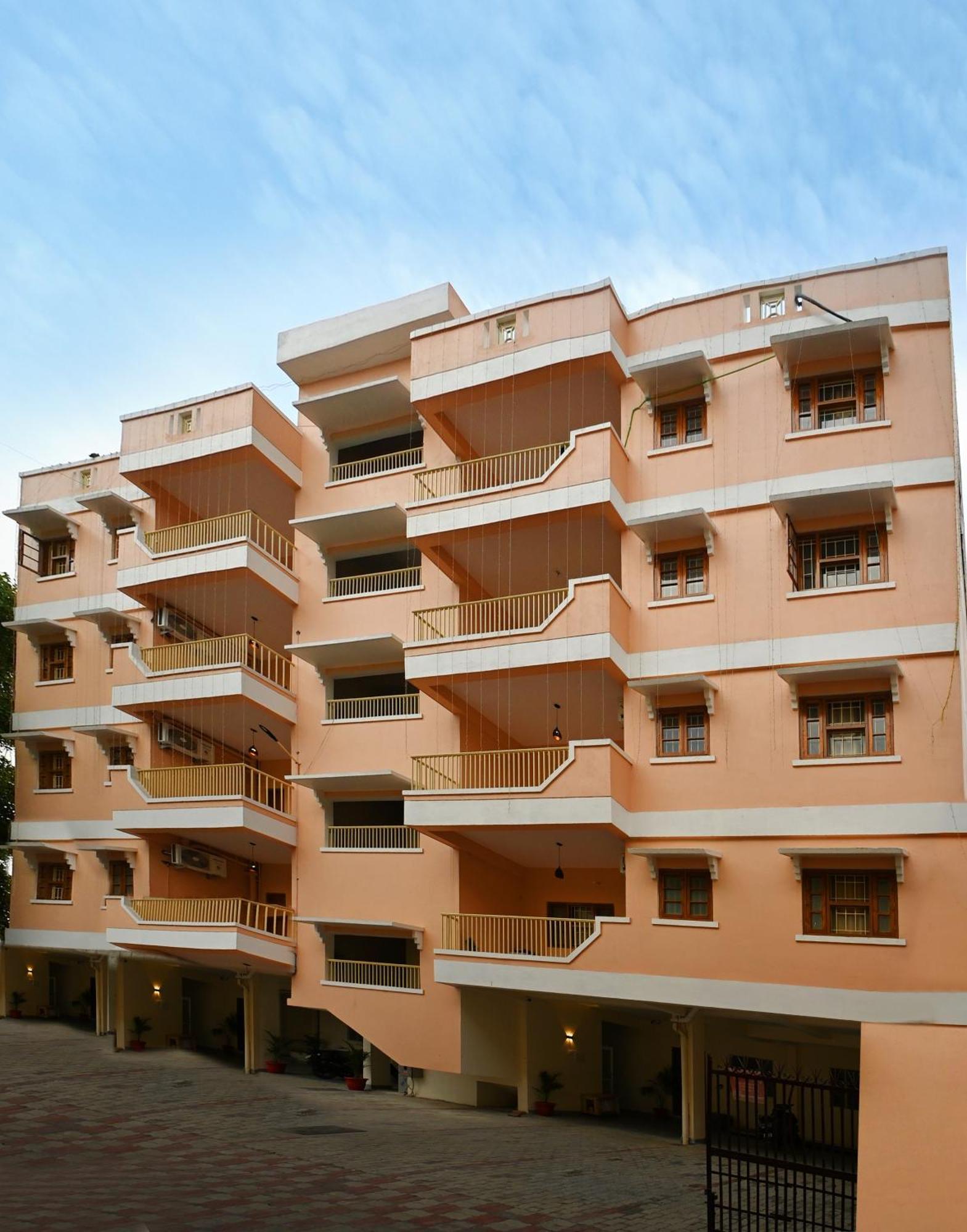 Zoomstay - 3Bhk Apartments Varanasi Luaran gambar