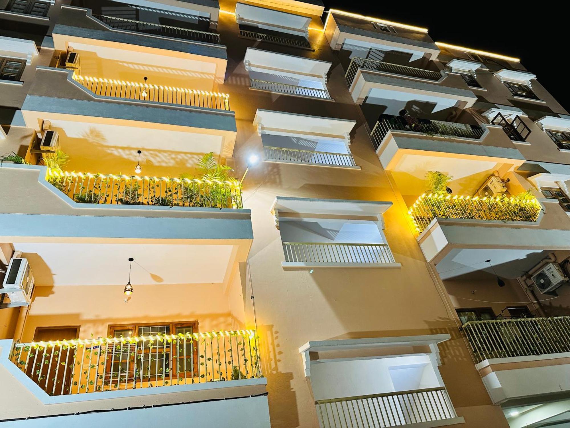 Zoomstay - 3Bhk Apartments Varanasi Luaran gambar