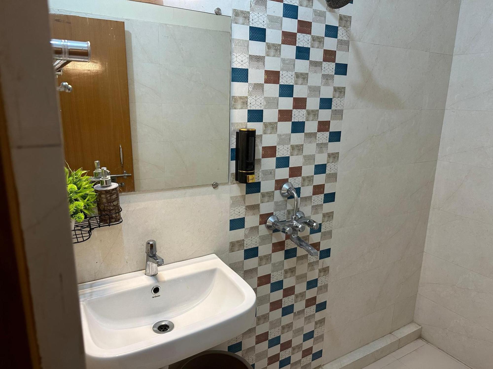 Zoomstay - 3Bhk Apartments Varanasi Luaran gambar