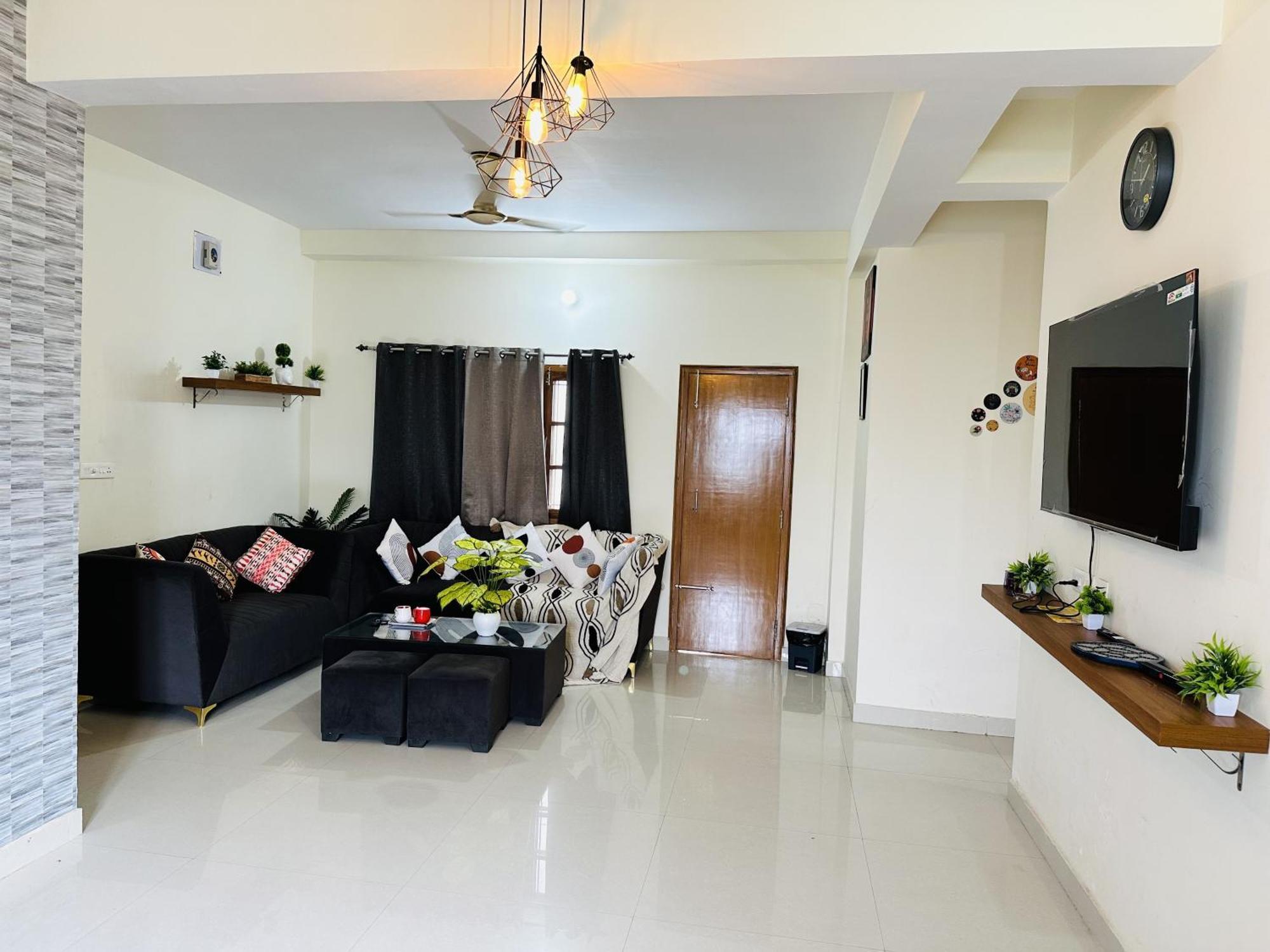 Zoomstay - 3Bhk Apartments Varanasi Luaran gambar