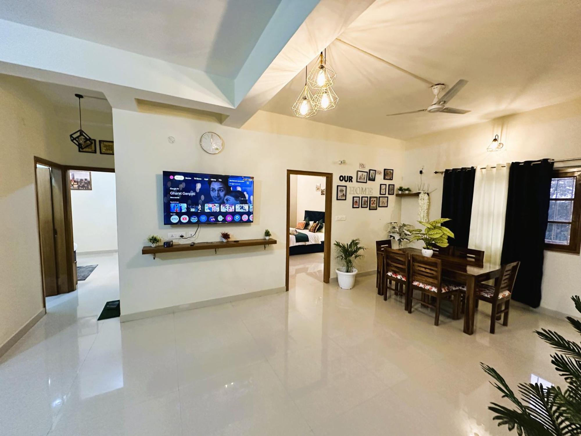 Zoomstay - 3Bhk Apartments Varanasi Luaran gambar